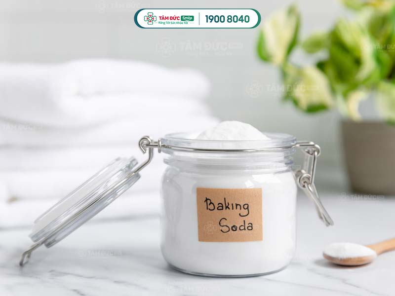 đánh răng bằng baking soda