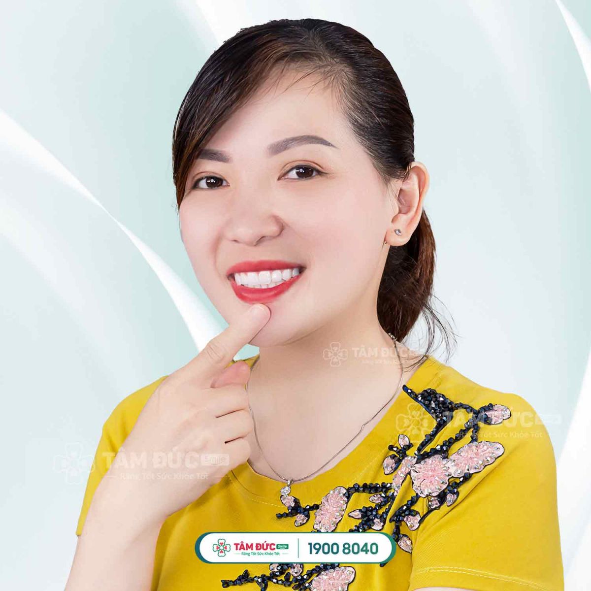 chị kiều trang sau khi bọc răng sứ tại nha khoa Tâm Đức Smile