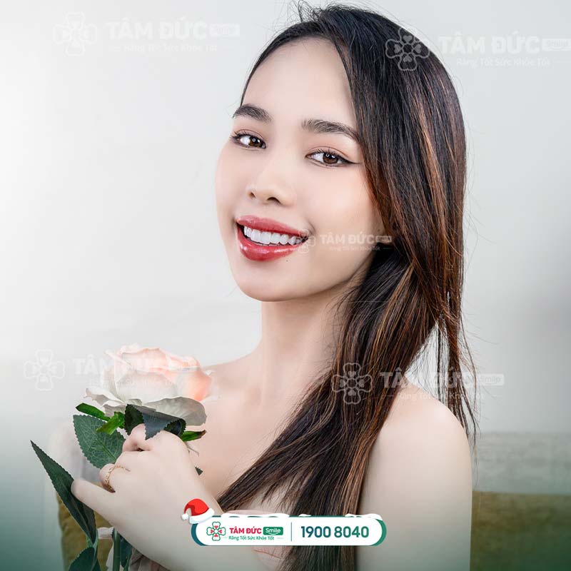 khách hàng làm răng sứ tại nha khoa tâm đức smile