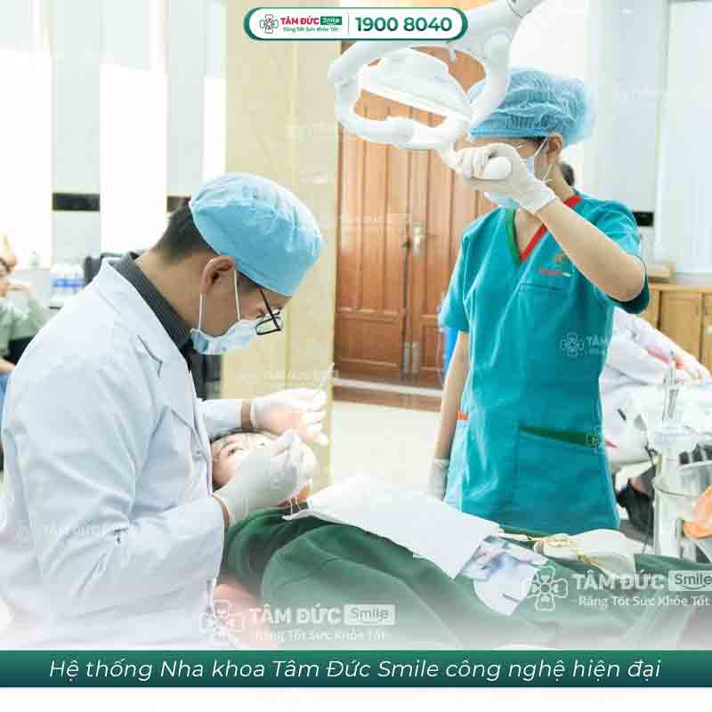 khách hàng điều trị cao răng độ 2 tại nha khoa Tâm Đức Smile