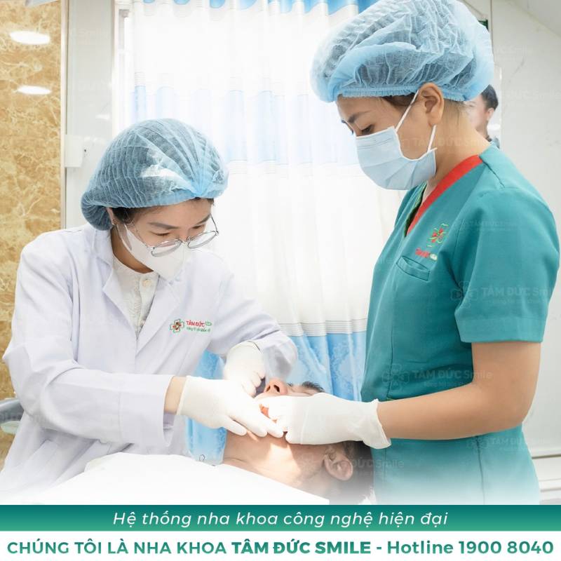 cạo vôi răng định kỳ để phòng tránh răng lung lay nhưng không đau