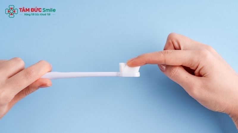 dental-implant-cleaning-tools-1