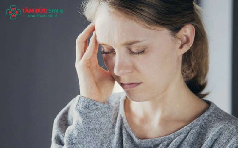 Đau nửa đầu sau nhổ răng khôn thường là phản ứng tự nhiên của cơ thể đối với các tác động ngoại lực.