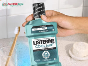 Nước súc miệng Listerine có tốt không? Thành phần, công dụng và cách dùng 