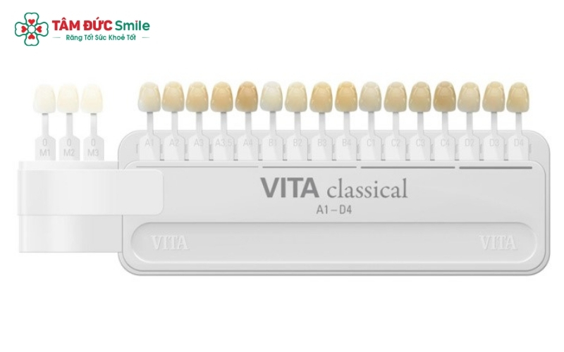 Tại Nha khoa Tâm Đức Smile, khách hàng được tư vấn chọn màu răng sứ Cercon dựa trên màu da, màu môi và các răng tự nhiên kế cận.