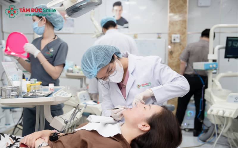 Quy trình trồng răng sứ tại Tâm Đức Smile kết hợp công nghệ hiện đại và kỹ thuật chuẩn y khoa