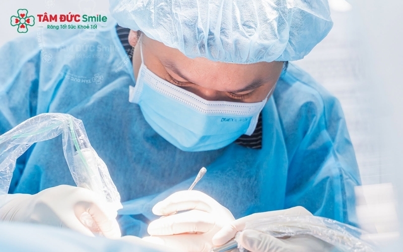 Cảm giác khó chịu sau cấy Implant thường chỉ kéo dài trong vài ngày đầu và sẽ nhanh chóng thuyên giảm theo lộ trình lành thương tự nhiên.