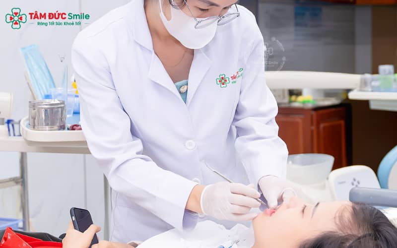 Đội ngũ bác sĩ chuyên khoa Răng Hàm Mặt tận tâm tại Tâm Đức Smile