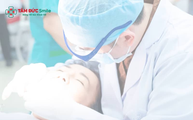 Niềng răng mắc cài kim loại là giải pháp chỉnh nha tiết kiệm cho trẻ em