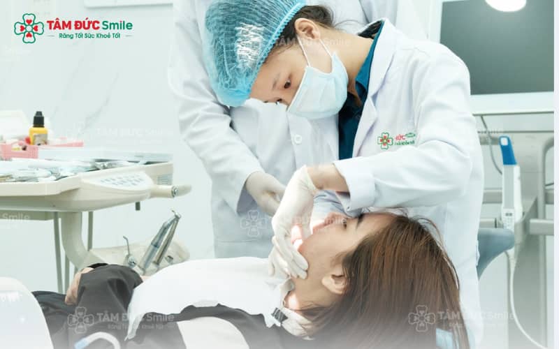 Nha khoa Tâm Đức Smile đồng hành trong chăm sóc răng miệng sau cấy Implant