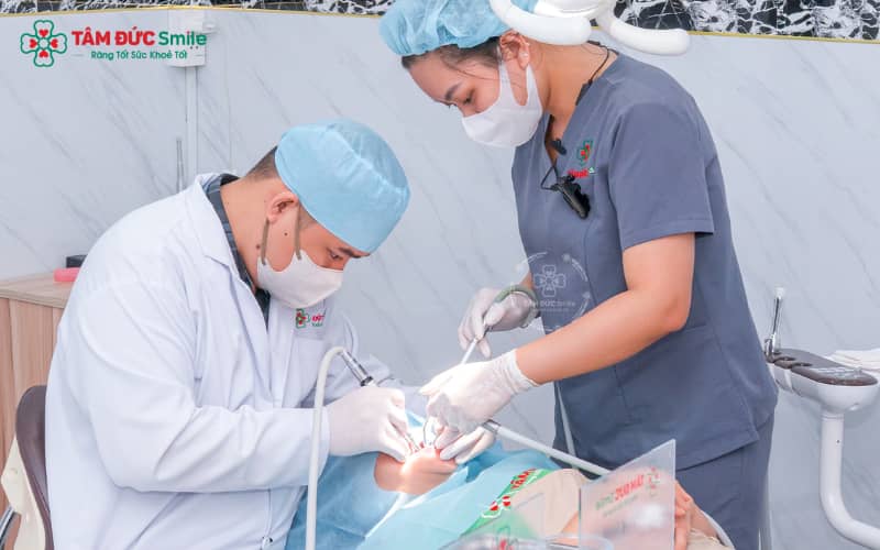 Răng khôn mọc lệch gây ảnh hưởng lớn đến răng miệng, vì vậy nhổ bỏ sớm là biện pháp được bác sĩ ưu tiên lựa chọn