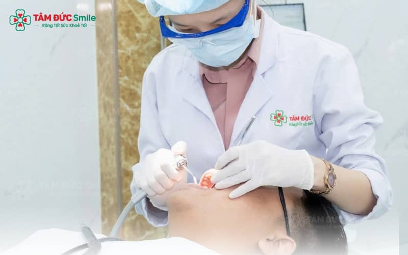 Trám răng được xem là giải pháp quan trọng trong việc điều trị và bảo tồn răng thật