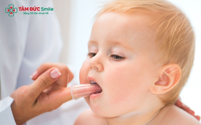Chăm sóc răng sữa đúng cách là nền tảng giúp bé có hàm răng vĩnh viễn đều đẹp và khỏe mạnh sau này.