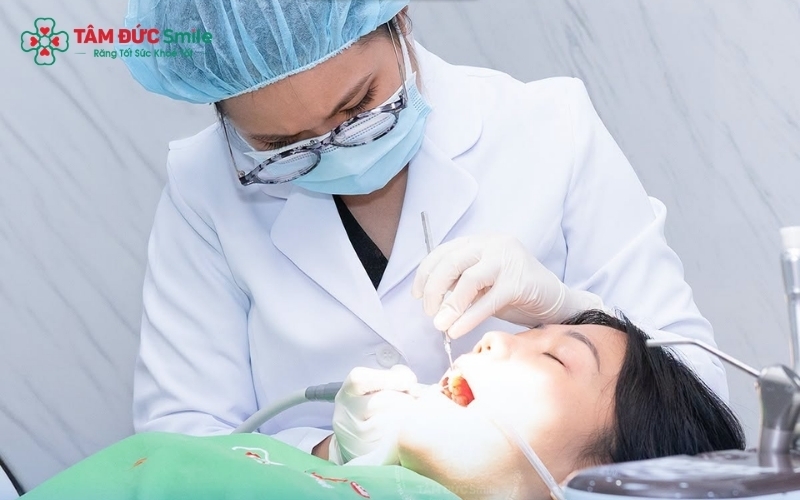 Điều trị nội nha tại Nha khoa Tâm Đức Smile: Loại bỏ triệt để vi khuẩn, bảo tồn tối đa răng thật.