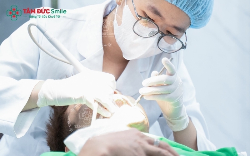 Kỹ thuật mài cùi đạt chuẩn và sự sát khít của mão sứ là yếu tố quyết định để ngăn ngừa tình trạng hôi miệng, viêm nướu và bảo vệ răng thật khỏi các tác nhân gây hại.