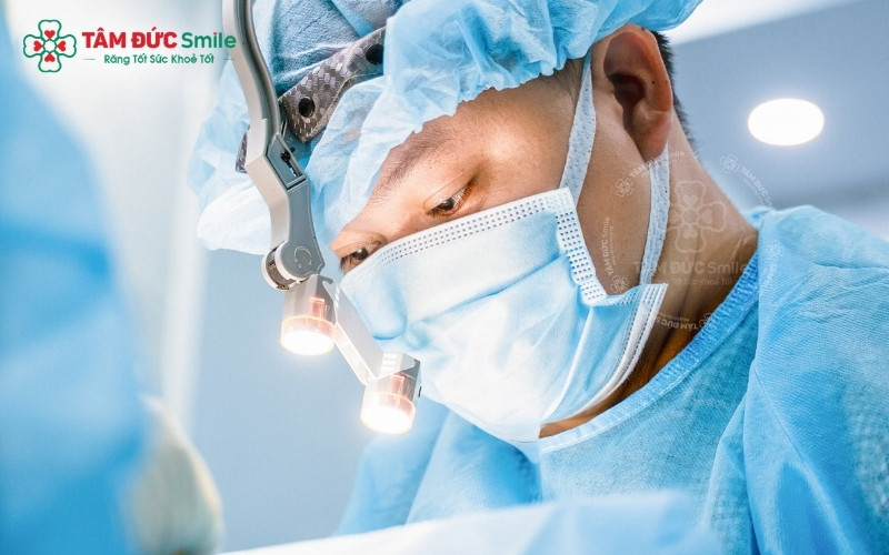 Sự thay đổi rõ rệt của khách hàng sau khi điều trị cười hở lợi, mang lại nụ cười cân đối và tự tin hơn tại Nha khoa Tâm Đức Smile.