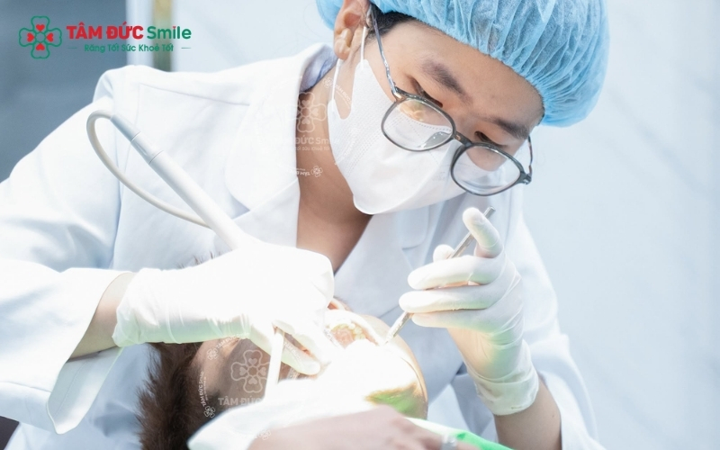 Tái khám định kỳ là 'chìa khóa' giúp mặt sứ luôn sáng bóng và chắc khỏe