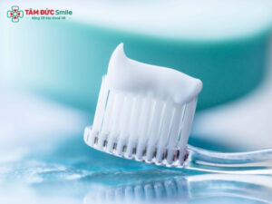 Fluoride là gì? Tác dụng và lưu ý khi dùng kem đánh răng chứa Fluoride 