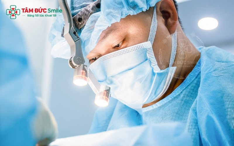 Thời gian hết sưng sau khi nhổ răng khôn thường kéo dài từ 5 đến 7 ngày, tùy thuộc vào nhiều yếu tố khác nhau