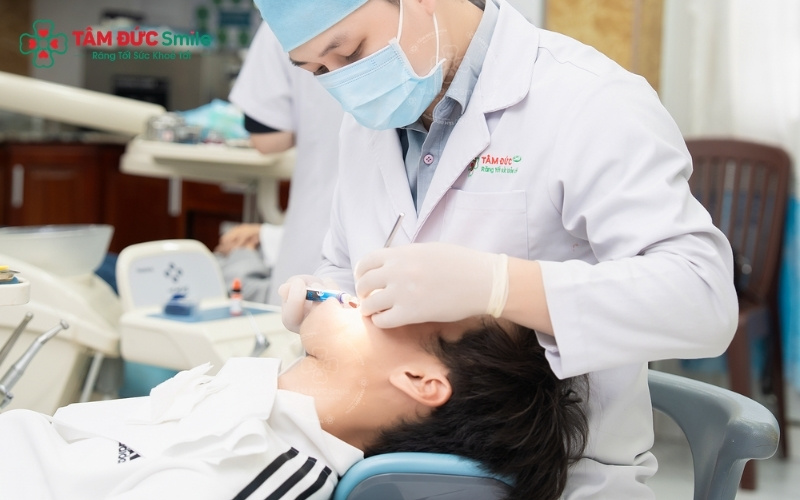 Tại Nha khoa Tâm Đức Smile, công nghệ nhổ răng Piezotome giúp quá trình loại bỏ răng khôn bị sâu diễn ra cực kỳ nhẹ nhàng, nhanh chóng và không gây đau đớn