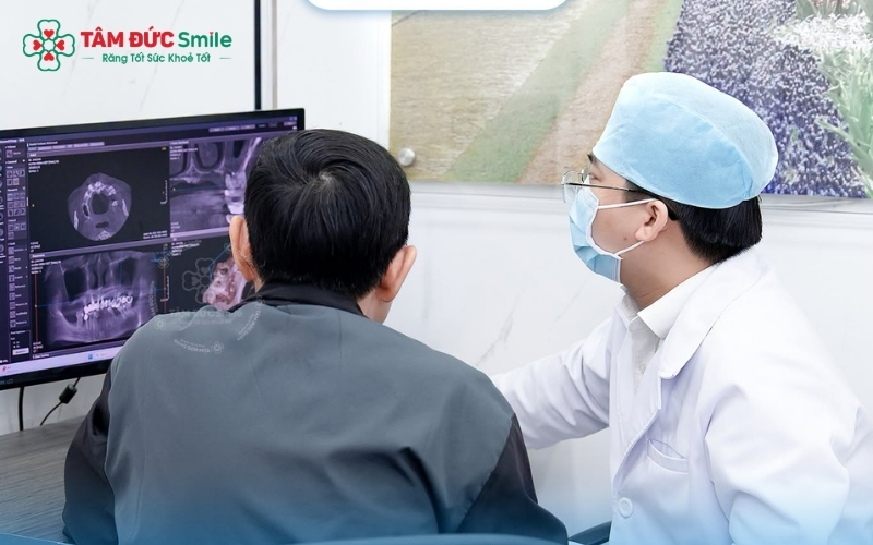Thành phần kim loại trong răng sứ Titan có thể gây ra hiện tượng nhiễu ảnh, làm mờ các chi tiết quan trọng trong kết quả phim chụp MRI vùng đầu mặt.
