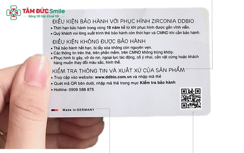 Check mã QR hoặc mã ID trên website của hãng là cách nhanh nhất để xác định răng sứ thật hay giả.